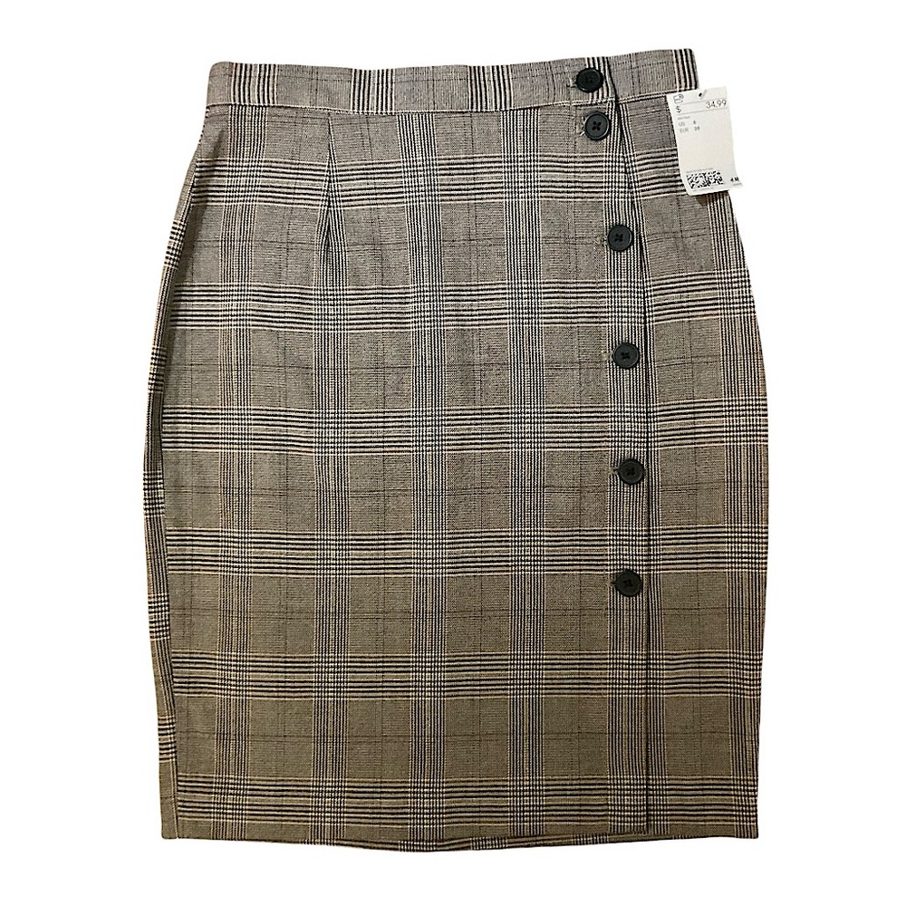 H&M - Pencil Skirt w/Button Accents